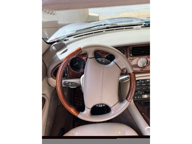 2001 jaguar xk8 base