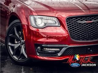 2023 Chrysler 300 s v8