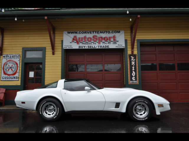 1981 chevrolet corvette 1981 9k org miles white/red org docs loaded! 9836 miles