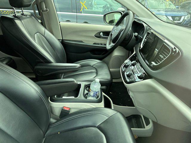 2023 chrysler pacifica touring l