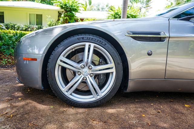 2009 aston martin v8 vantage base
