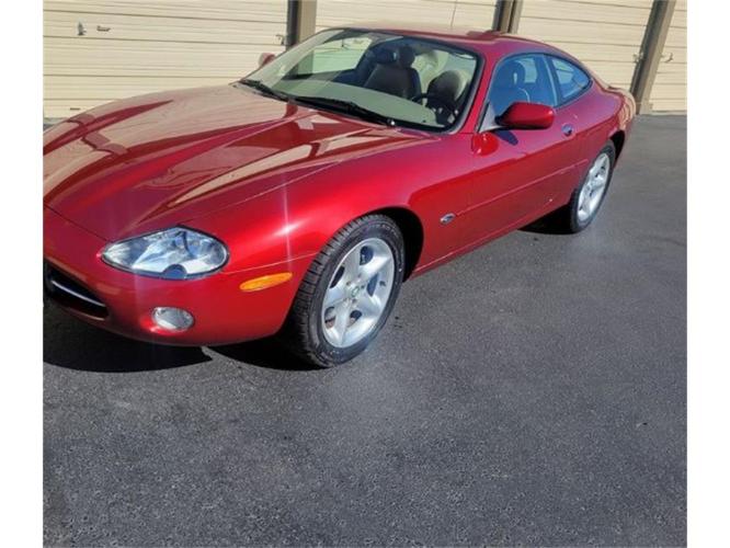 2001 jaguar xk8 in cadillac, michigan
