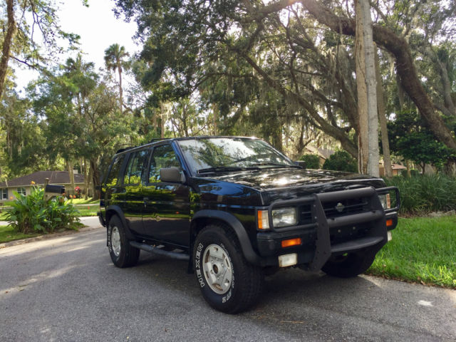 mint! 93k miles- black- 4x4 - moonroof- ac -tow package -power -perfect interior