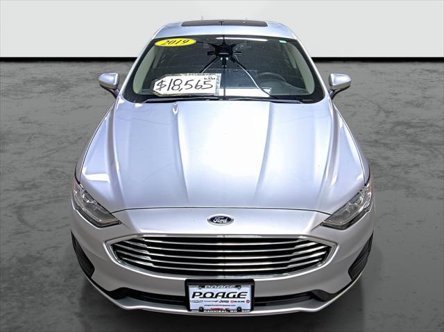 2019 ford fusion se