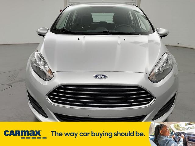 2016 ford fiesta se