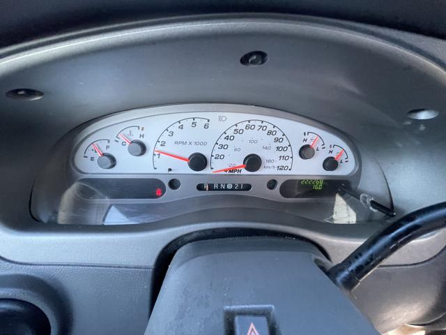 2004 ford explorer sport trac xlt