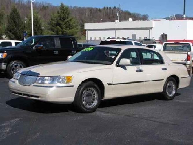 used 2000 lincoln town car for sale. in canton, nc