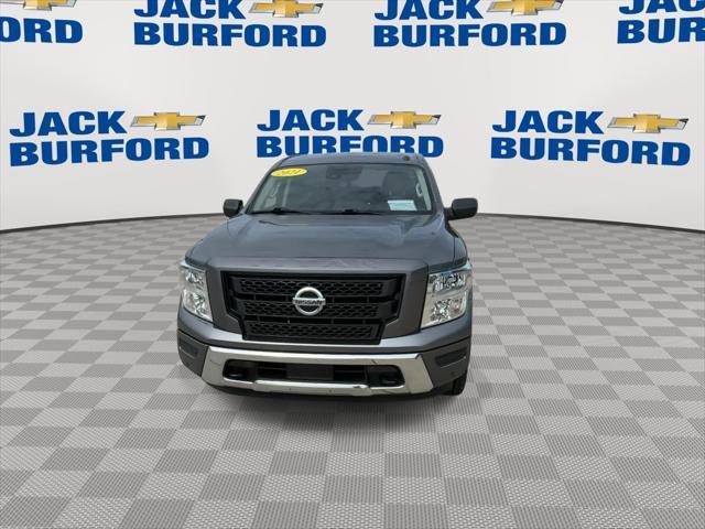 2021 nissan titan sv