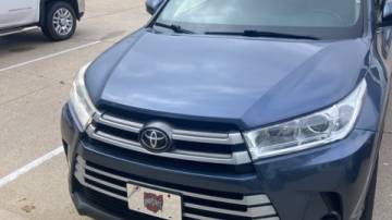 2017 toyota highlander le