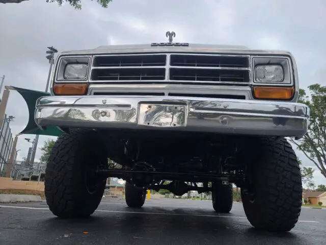 1987 dodge ramcharger suv white 4wd automatic aw-100