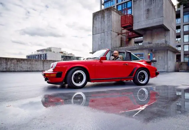 guards red 911 sc, clean, all original, service records, no rust or leaks!