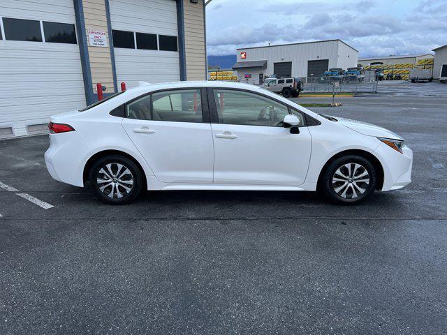 2022 toyota corolla hybrid le