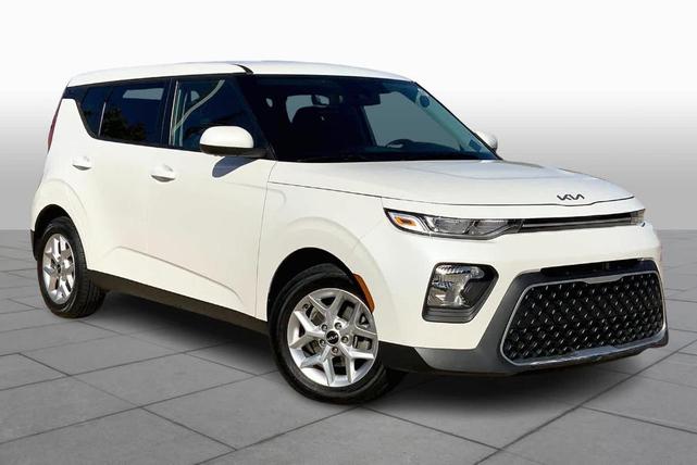 2022 kia soul lx