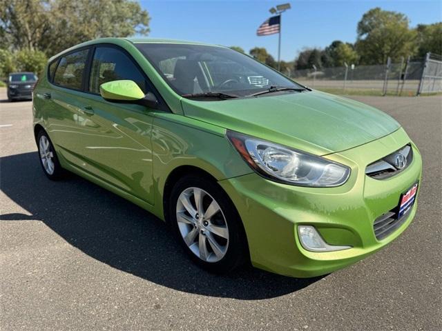 2012 hyundai accent se