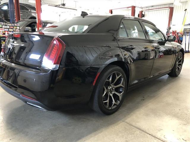 2016 chrysler 300 s