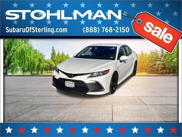2022 toyota camry le