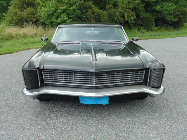 1965 buick riviera air conditioning, power locks, windows, seats 98721 miles bla