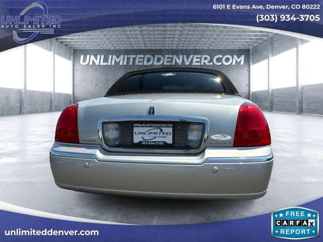 2004 lincoln town car ultimate