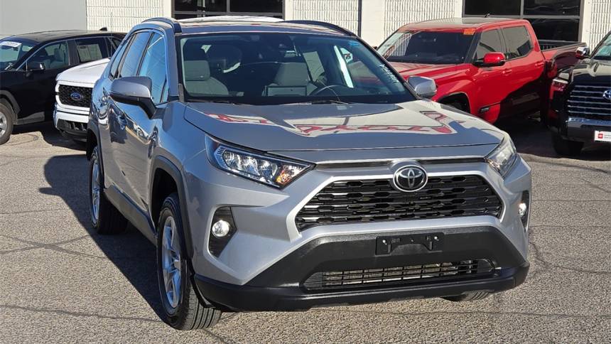 2019 toyota rav4 xle