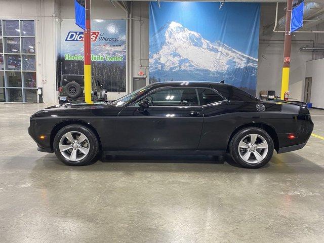 2022 dodge challenger sxt