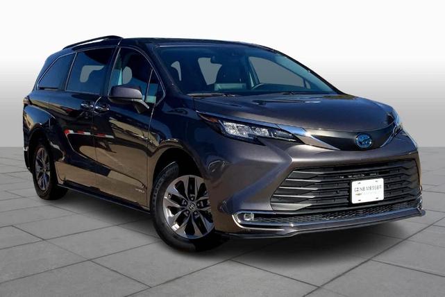 2021 toyota sienna xle