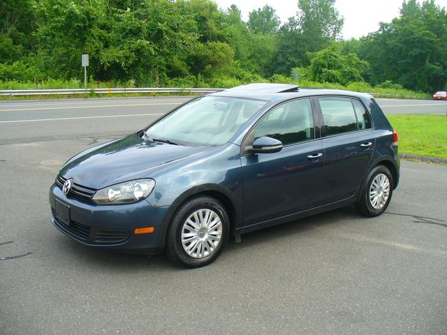 2010 volkswagen golf 4-door w/pzev (a6)