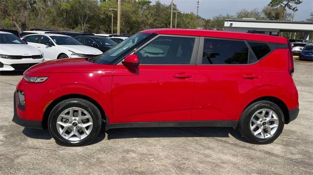 2022 kia soul lx