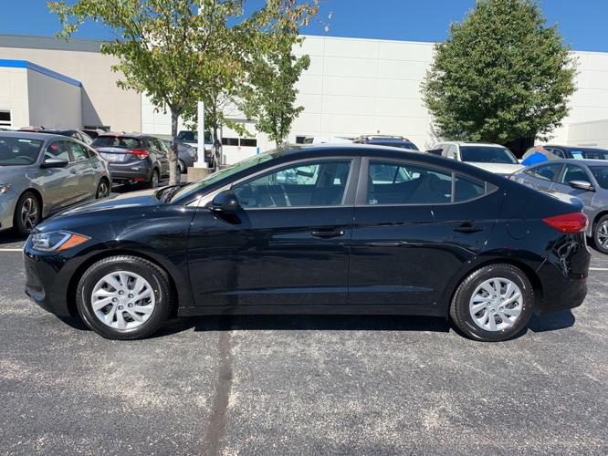 used 2017 hyundai elantra se sedan bloomington, in 47403 for sale in bloomington, indiana