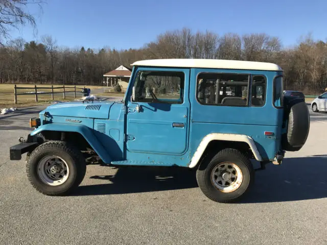 1979 toyota land cruiser fj40 in sky blue
