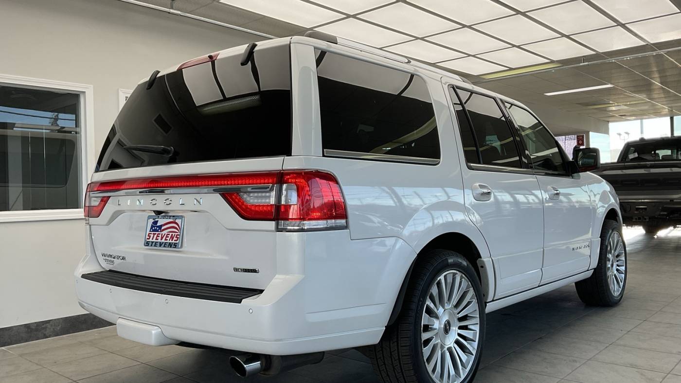 2015 lincoln navigator base