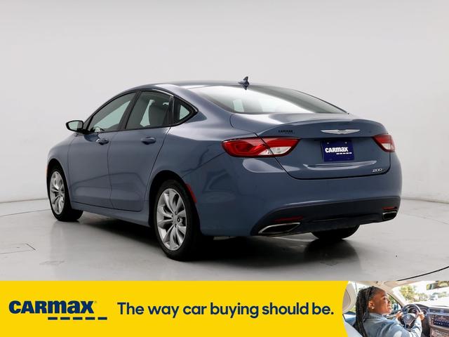 2015 chrysler 200 s