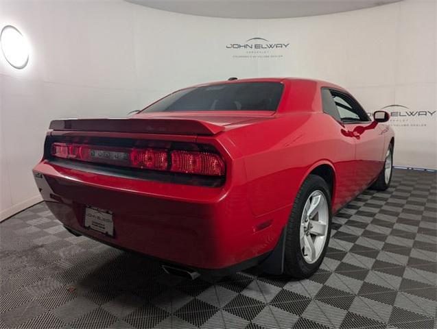 2014 dodge challenger sxt