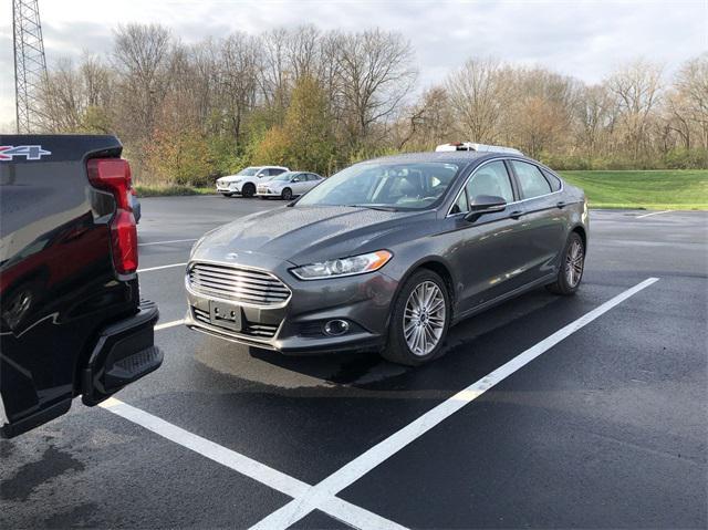 2016 ford fusion se