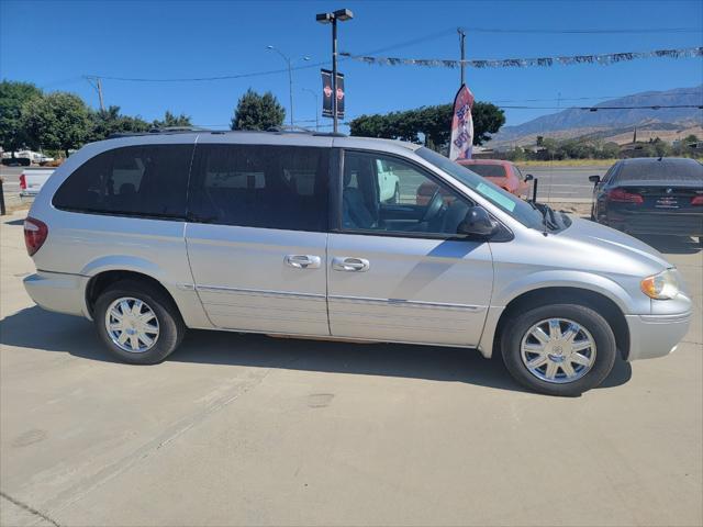 2005 chrysler town & country limited