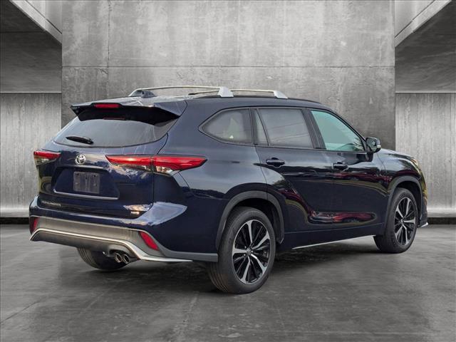2022 toyota highlander xse