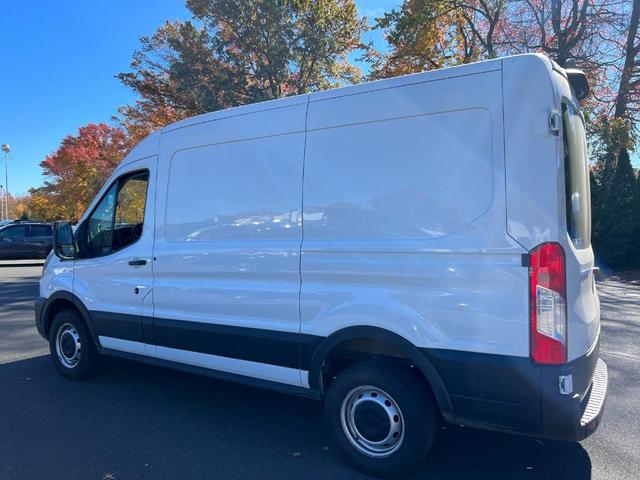 2021 ford transit-250 base