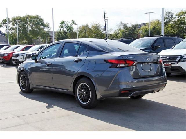2021 nissan versa s