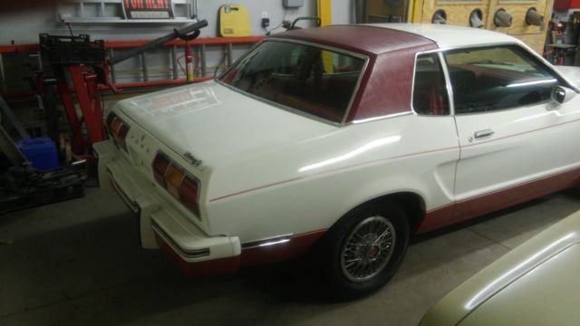 1978 ford mustang 23,000 actual miles beautiful