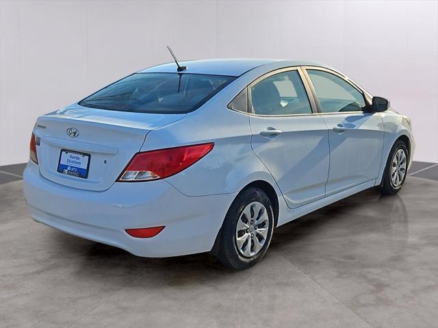 2016 hyundai accent se