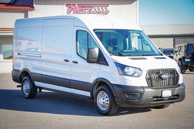 2022 ford transit-250 base
