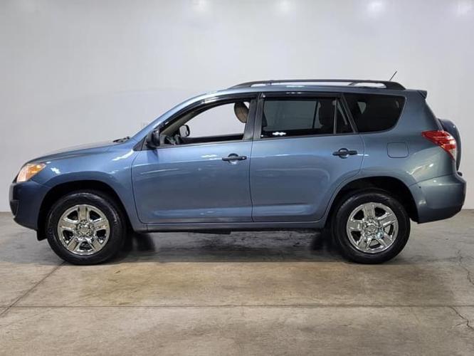2012 toyota rav4 base 4dr front-wheel drive in crystal lake, illinois