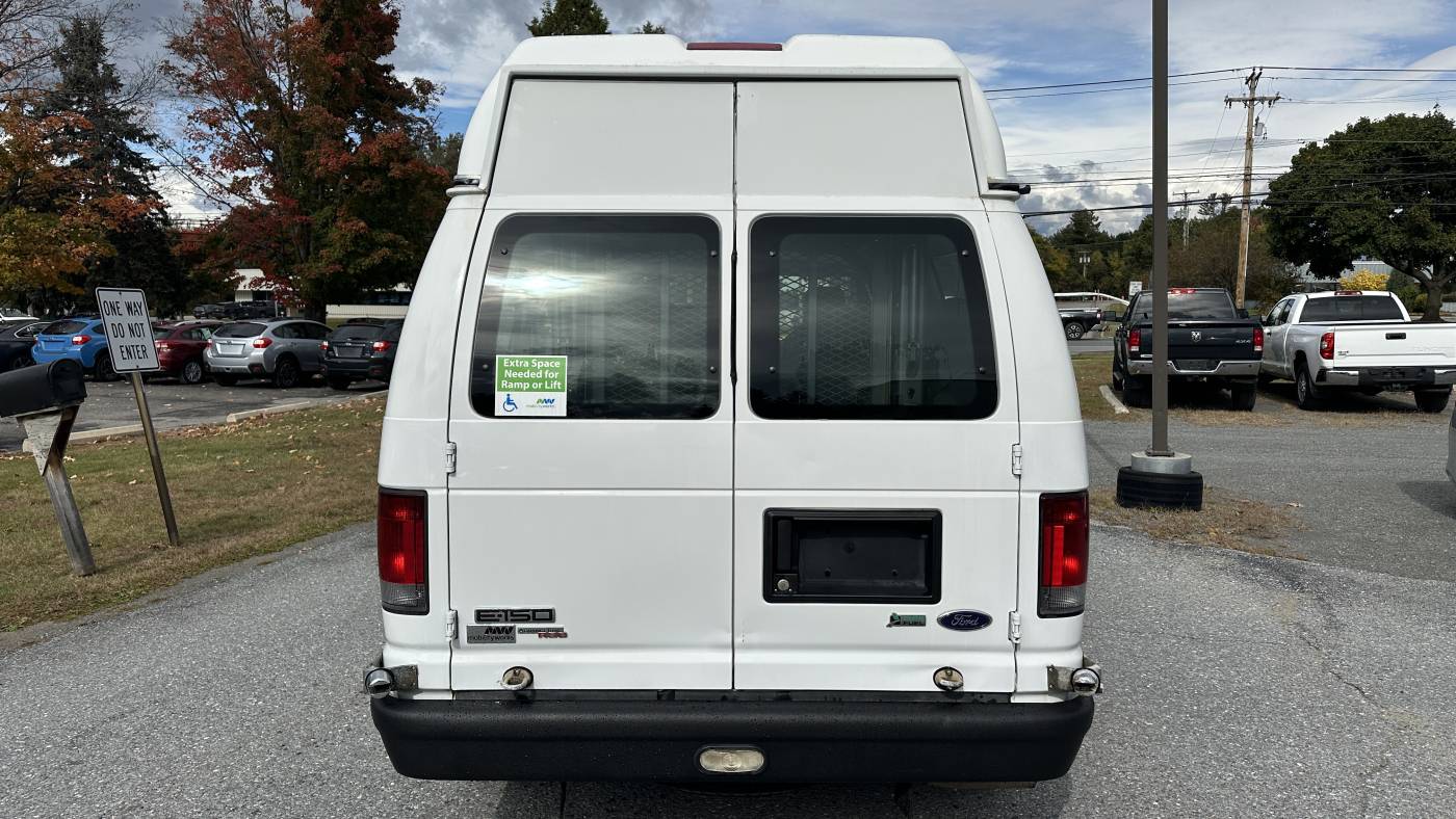 2011 ford e-series e-150