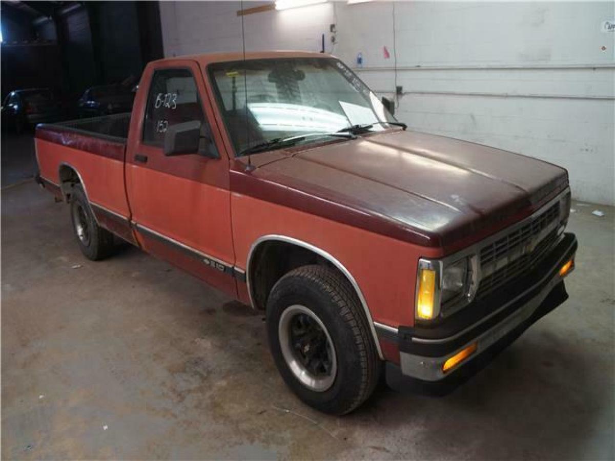 no reserve . solid little s-10 . vortec v6 . drives great