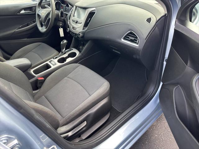 2017 chevrolet cruze ls