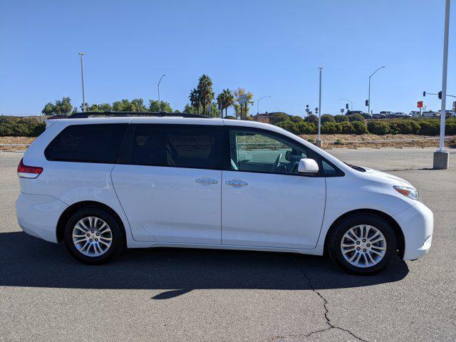 2011 toyota sienna xle