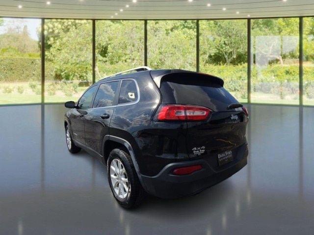 2018 jeep cherokee latitude in davenport, iowa