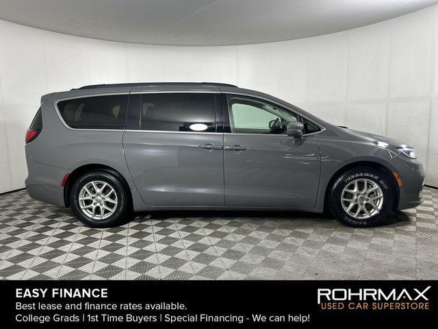 2022 chrysler pacifica touring-l