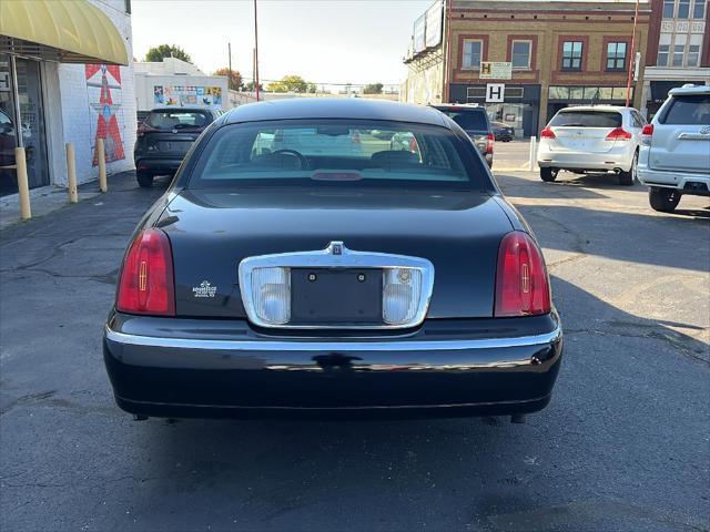 2001 lincoln town car cartier
