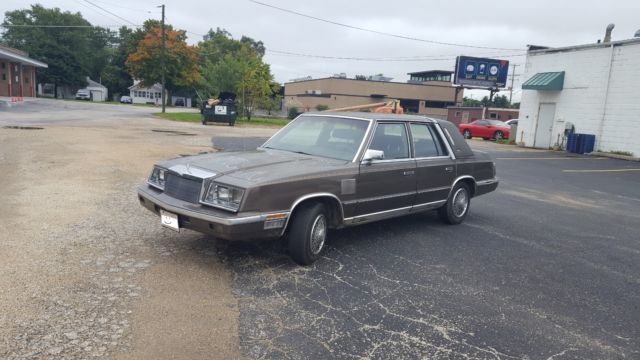 1985 chrysler new yorker, a clean "old school" luxury sedan that talks to you!