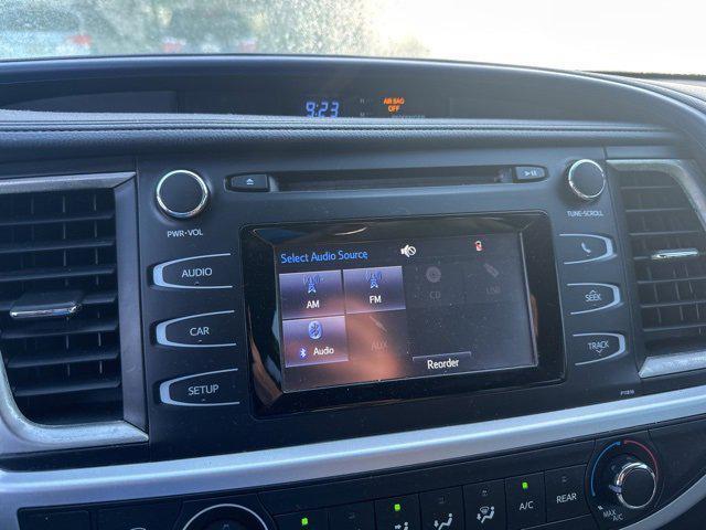 2019 toyota highlander le i4